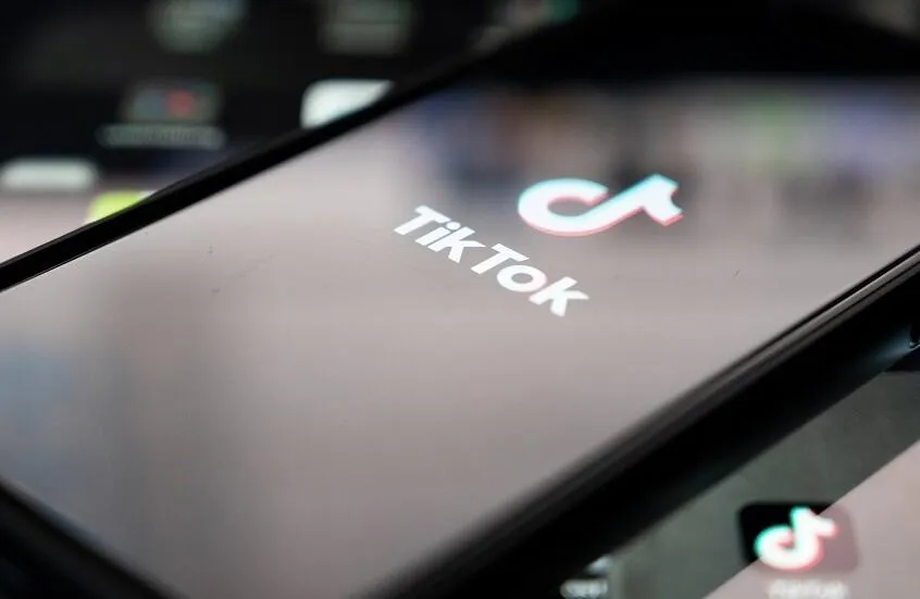 TikTok跨境电商新局：美国关税新政来了， 800 美金低价值小包如何应对